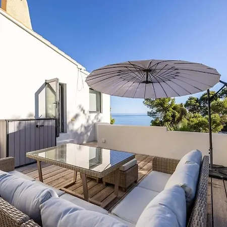 Contemporary Paradise With Stunning Sea Views Villa
